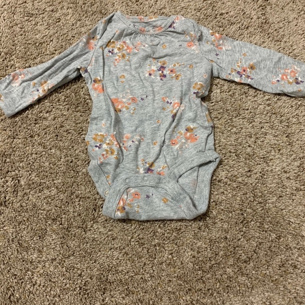 2 GAP Baby girl tops - Picture 1 of 2